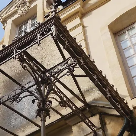 Suite Standing Dans Bel Hotel Particulier Dijon Exterior photo