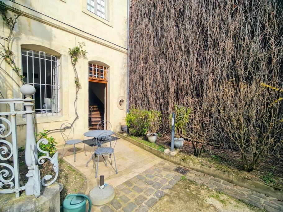 Standing Dans Bel Particulier Dijon